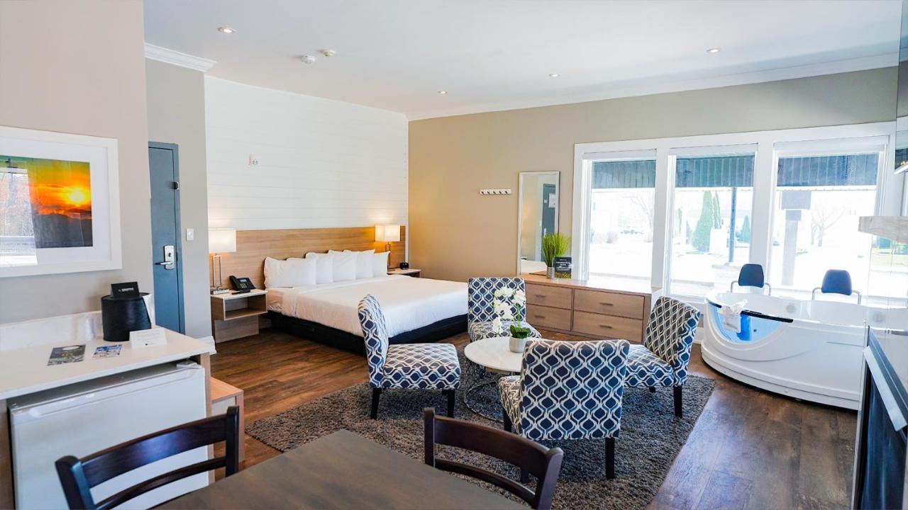 Colonial Hotel & Suites Grand Bend Exterior foto