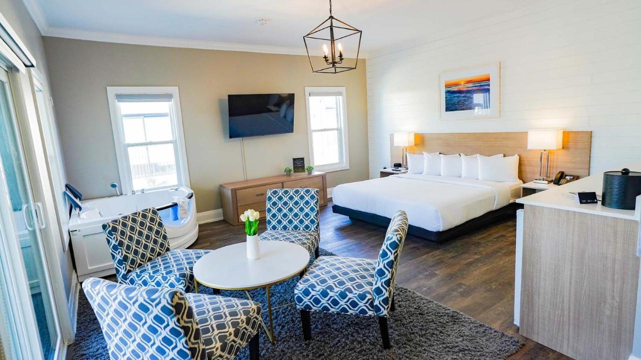Colonial Hotel & Suites Grand Bend Exterior foto